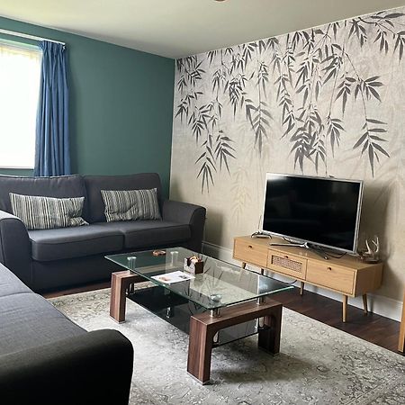Comfortable Two Bedroom Modern Apartment ロンドン エクステリア 写真